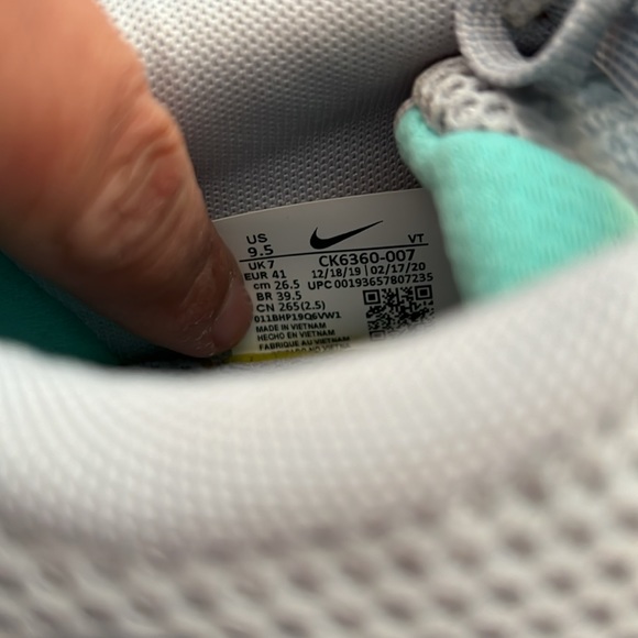 Nike Renew Run CK6360-007 Grey Turquoise White
Women's Running Shoes - Picture 8 of 9